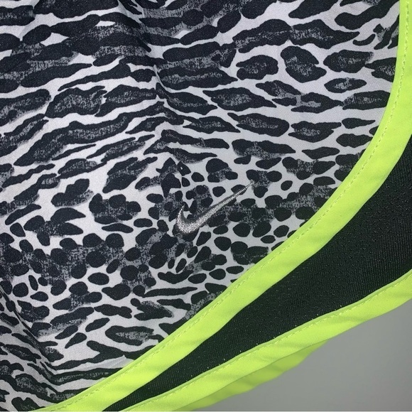 Nike Shorts Size Medium White Black Yellow Leopard Print Tempo Lined Running - Picture 4 of 8